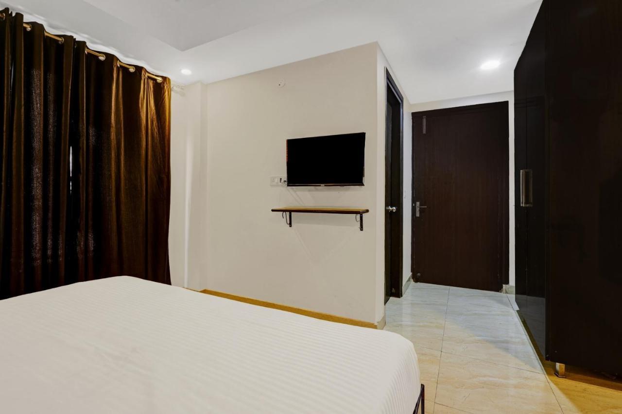 Super Townhouse Tipsyy Near Bestech Central Square Mall 구르가온 외부 사진