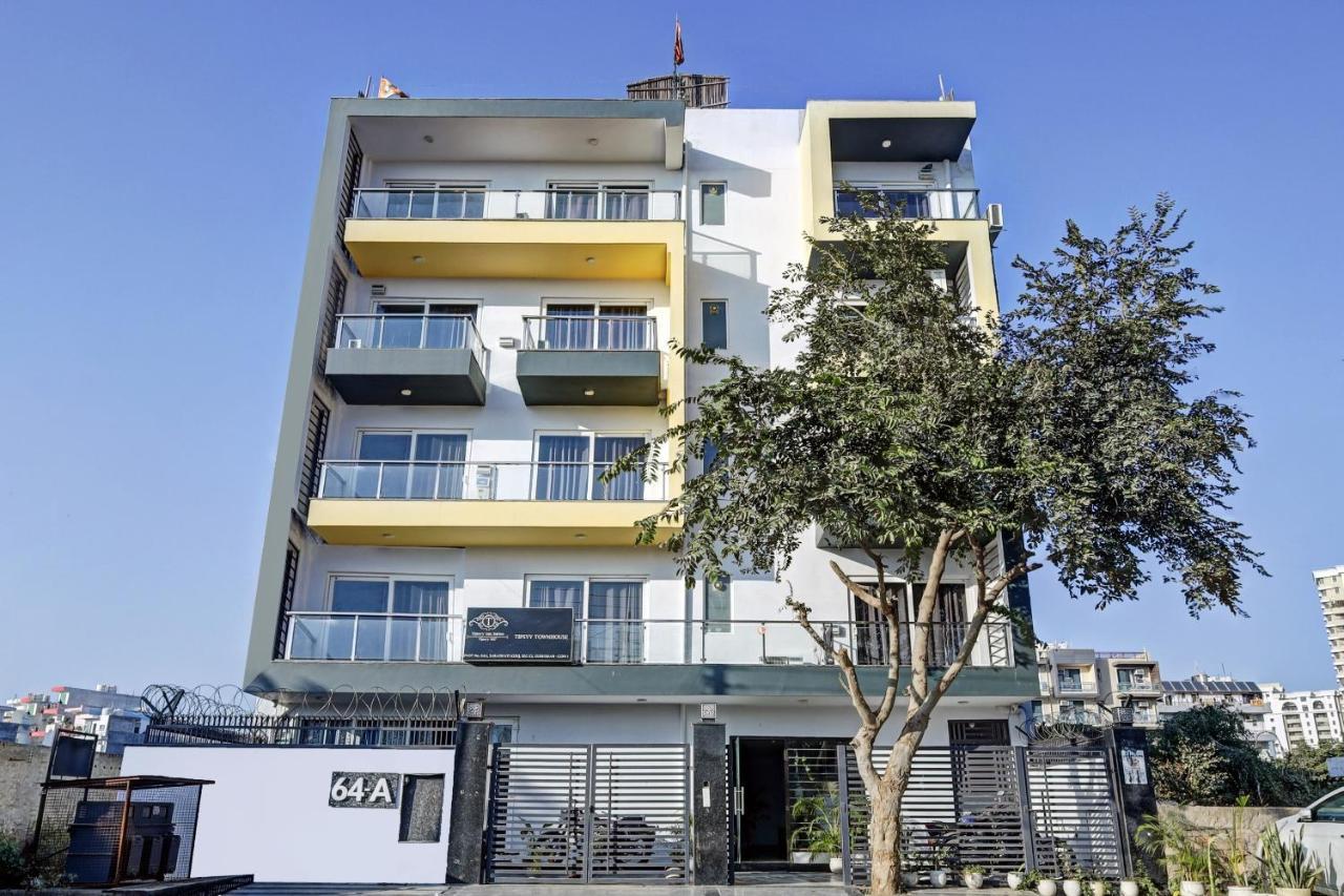 Super Townhouse Tipsyy Near Bestech Central Square Mall 구르가온 외부 사진