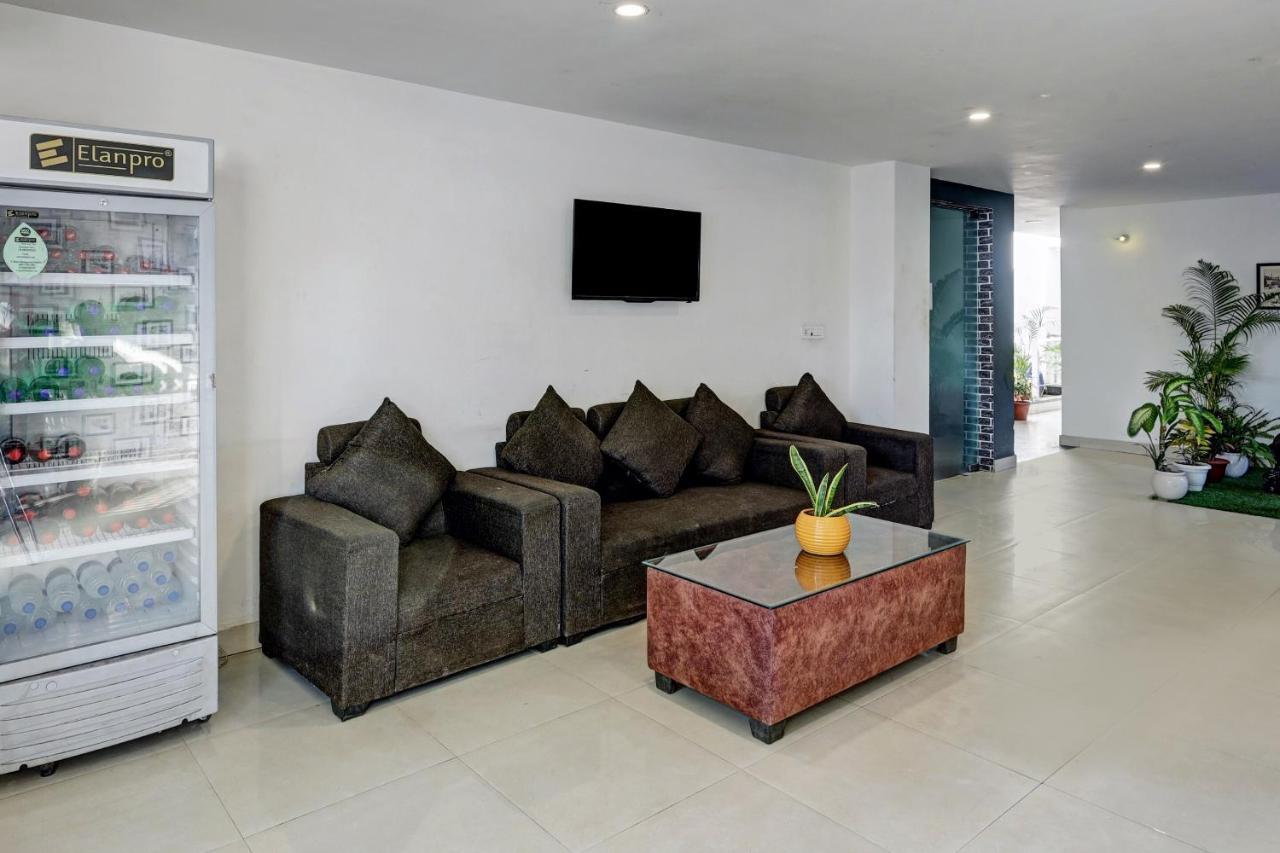 Super Townhouse Tipsyy Near Bestech Central Square Mall 구르가온 외부 사진