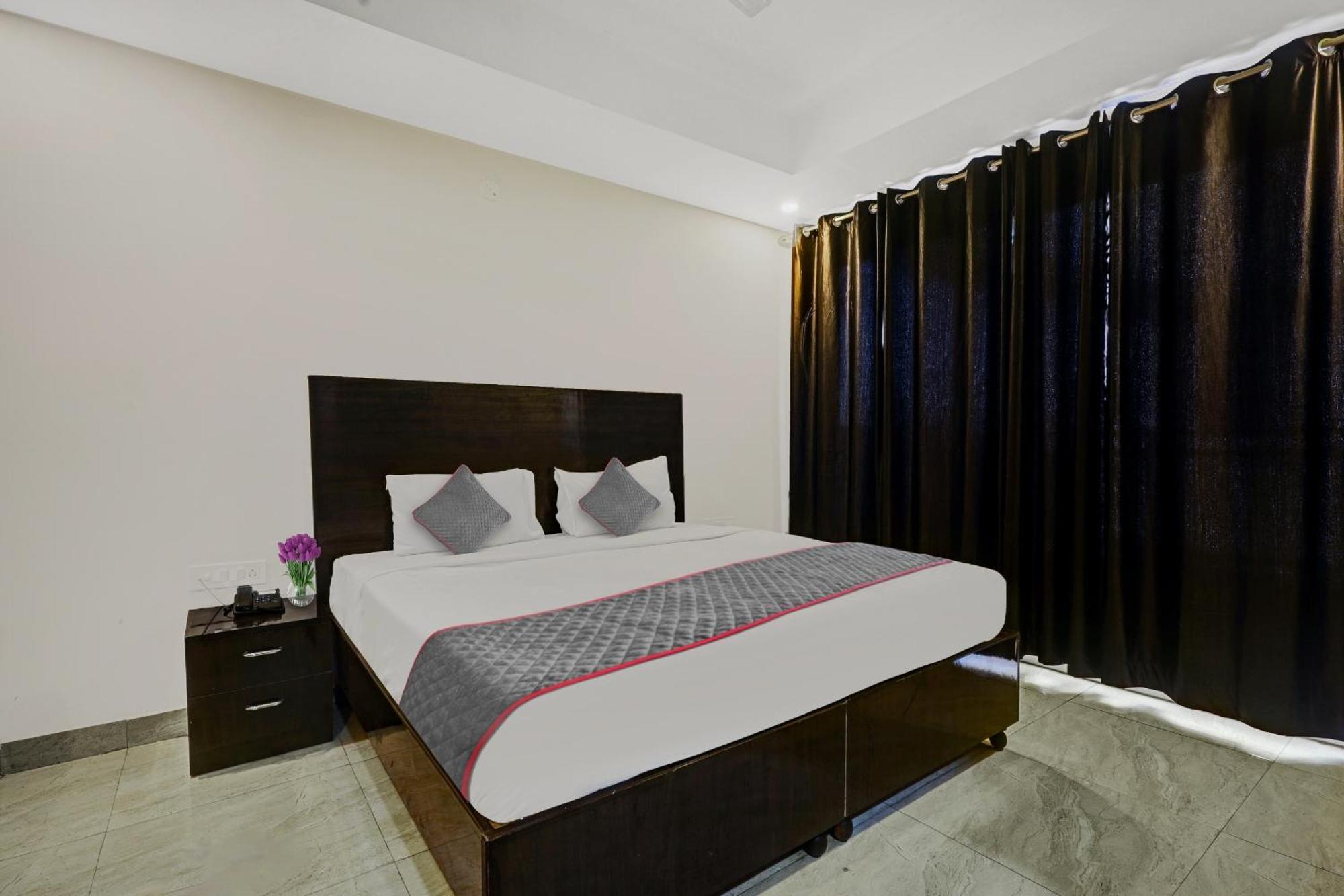 Super Townhouse Tipsyy Near Bestech Central Square Mall 구르가온 외부 사진